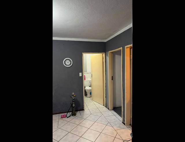2 BEDROOM APARTMENT FOR SALE IN ROODEPOORT WEST